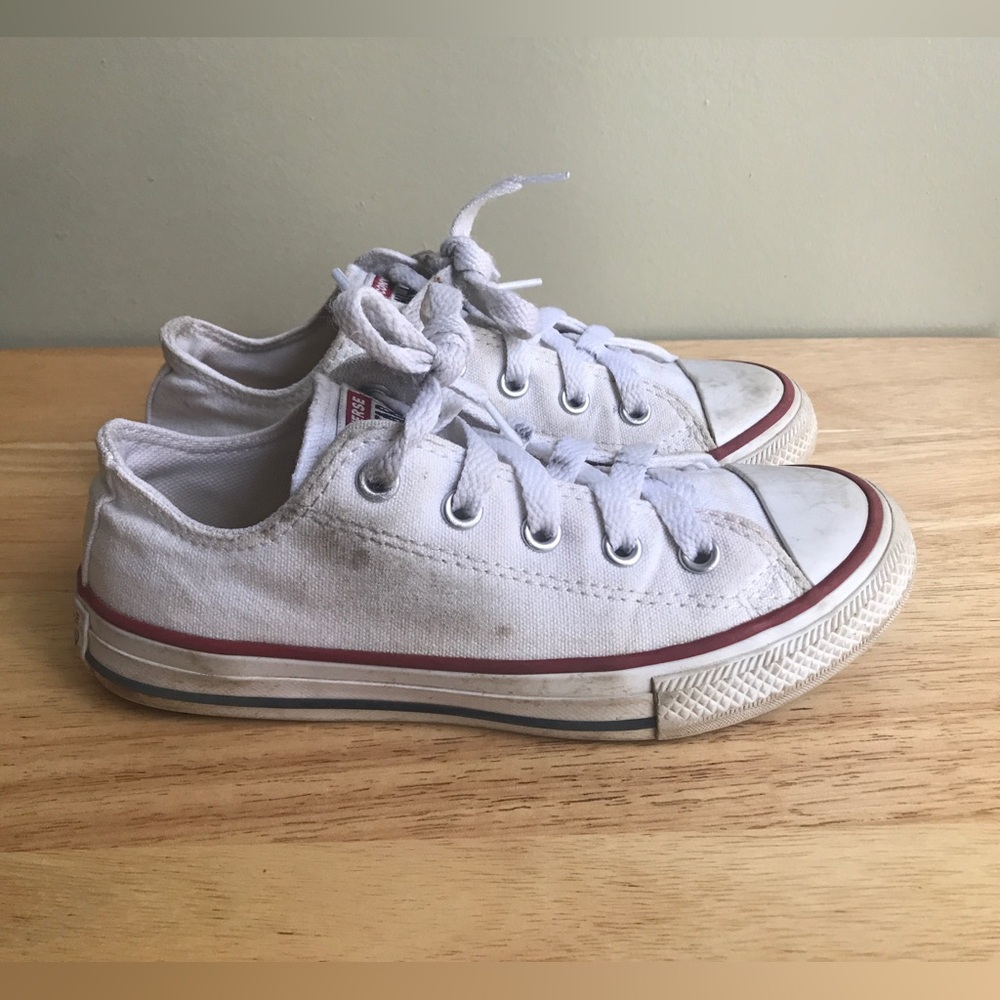 Converse Kids Chuck Taylor Ox Low Sneaker White Size: US 13 EUR 31 CM 19